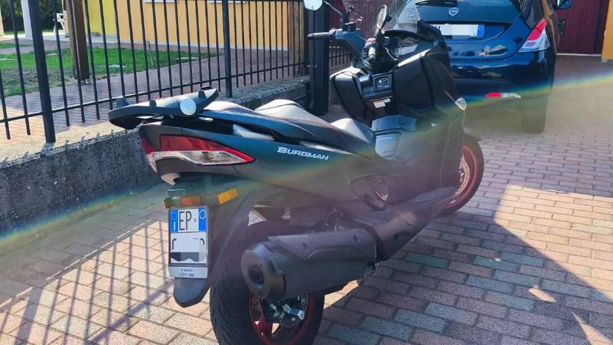 Suzuki Burgman AN 400 (2017 - 20)  (4)