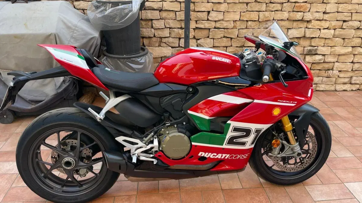 Ducati Panigale V2 Bayliss 1st Championship 20th Anniversary (2021 - 24)  (4)