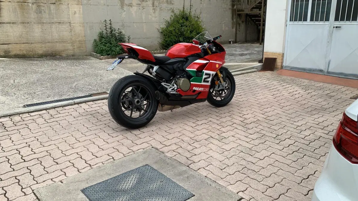 Ducati Panigale V2 Bayliss 1st Championship 20th Anniversary (2021 - 24)  (6)