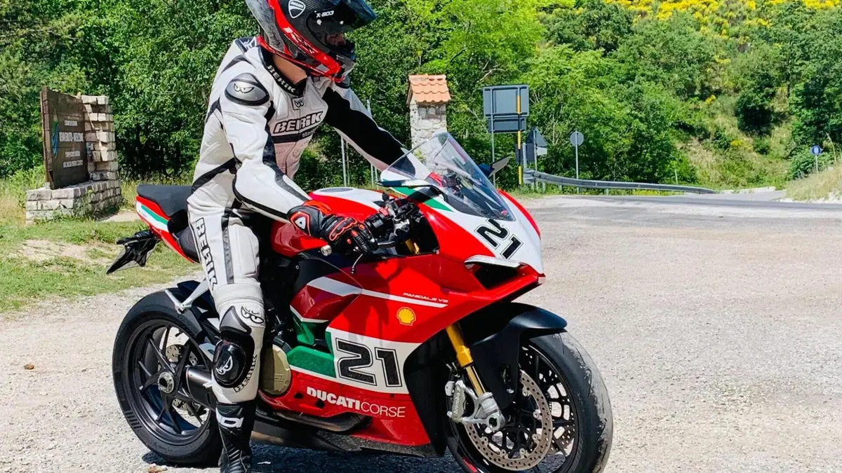 Ducati Panigale V2 Bayliss 1st Championship 20th Anniversary (2021 - 24)  (9)