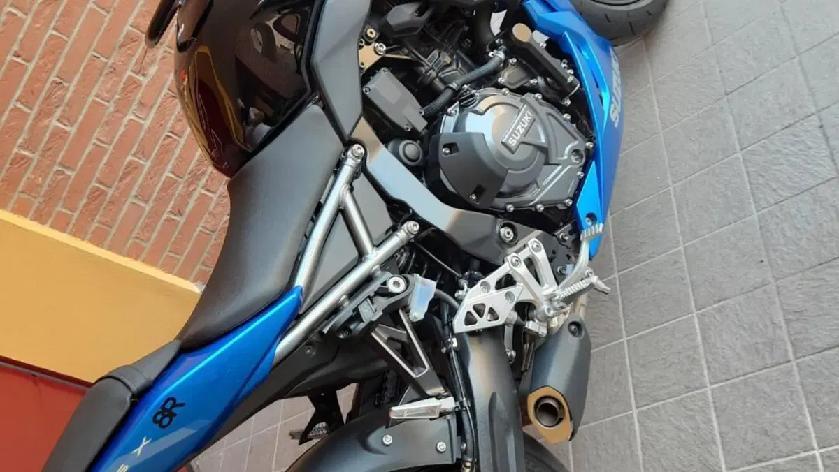 Suzuki GSX-8R (2024 - 26)  (8)