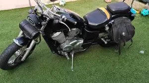 Honda Shadow 750 (2004)  (2)