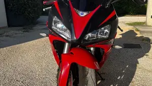 Honda CBR 1000 RR Fireblade (2004 - 05)  (3)