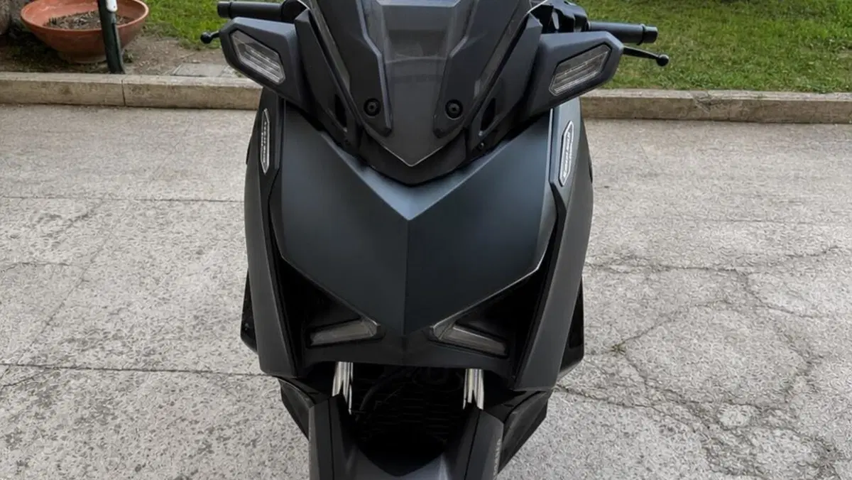 Yamaha X-Max 300 Tech Max (2021 - 24)  (2)
