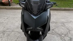 Yamaha X-Max 300 Tech Max (2021 - 24)  (2)