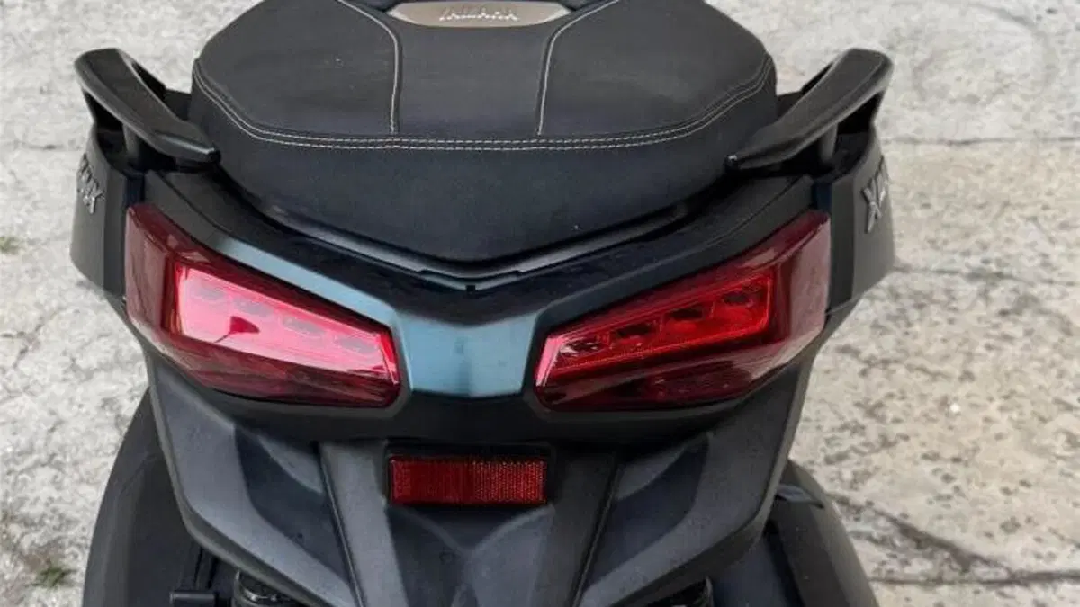 Yamaha X-Max 300 Tech Max (2021 - 24)  (3)