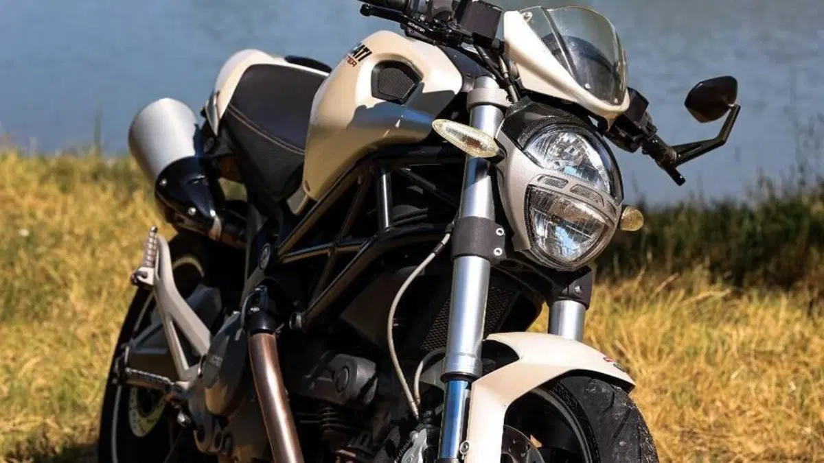 Ducati Monster 696 Plus (2007 - 14)  (2)