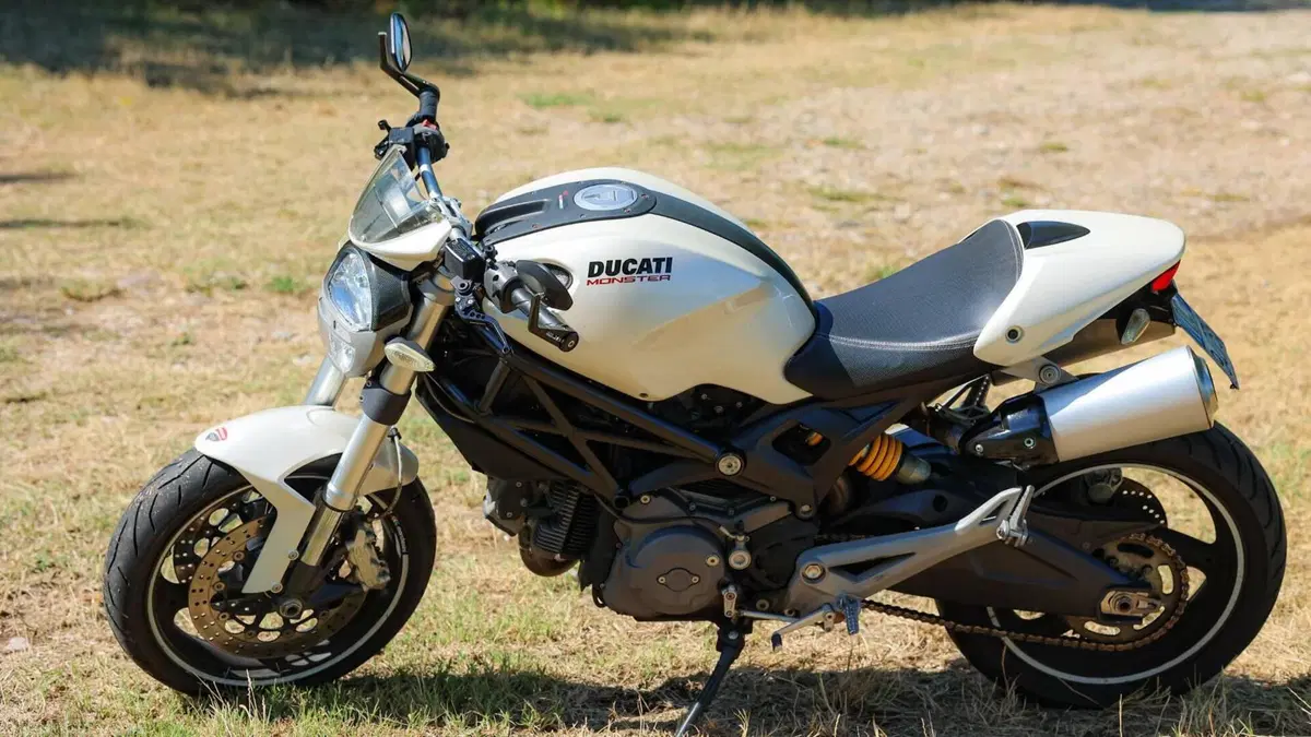 Ducati Monster 696 Plus (2007 - 14)  (7)