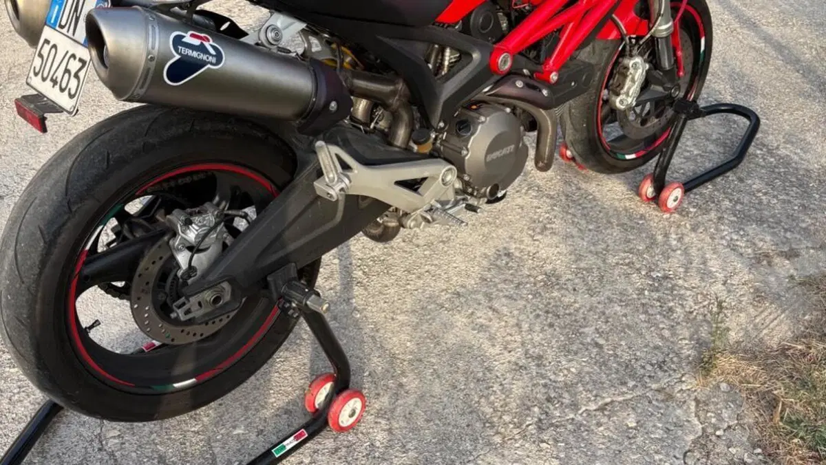 Ducati Monster 696 ABS (2009 - 14)  (2)