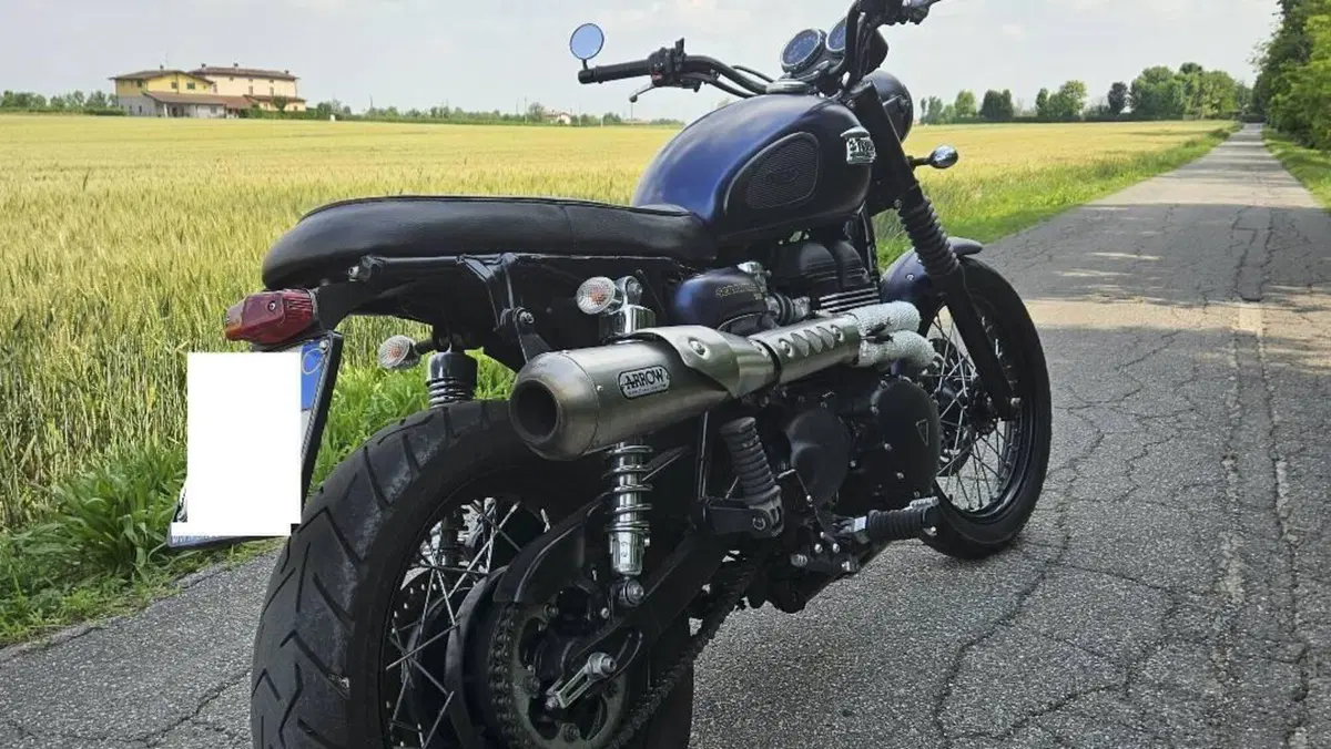 Triumph Scrambler (2006 - 17)  (2)