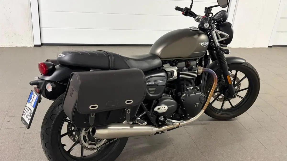 Triumph Street Twin 900 (2021 - 22)  (4)