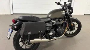 Triumph Street Twin 900 (2021 - 22)  (4)