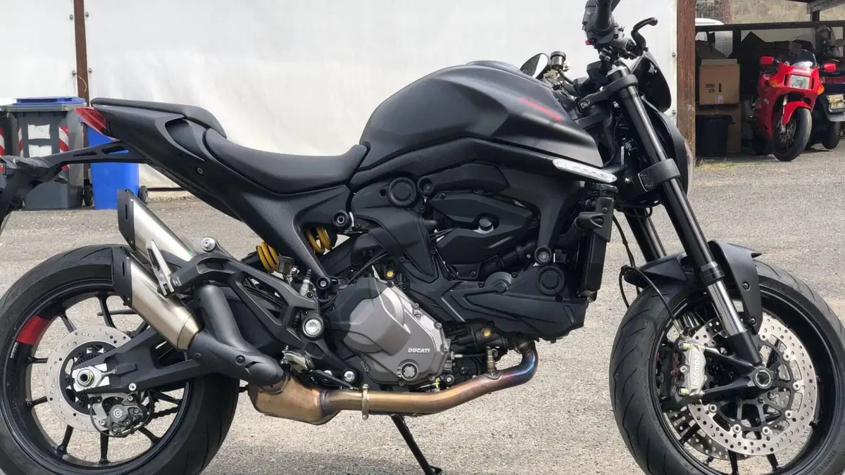 Ducati Monster 937 + (2021 - 25) 