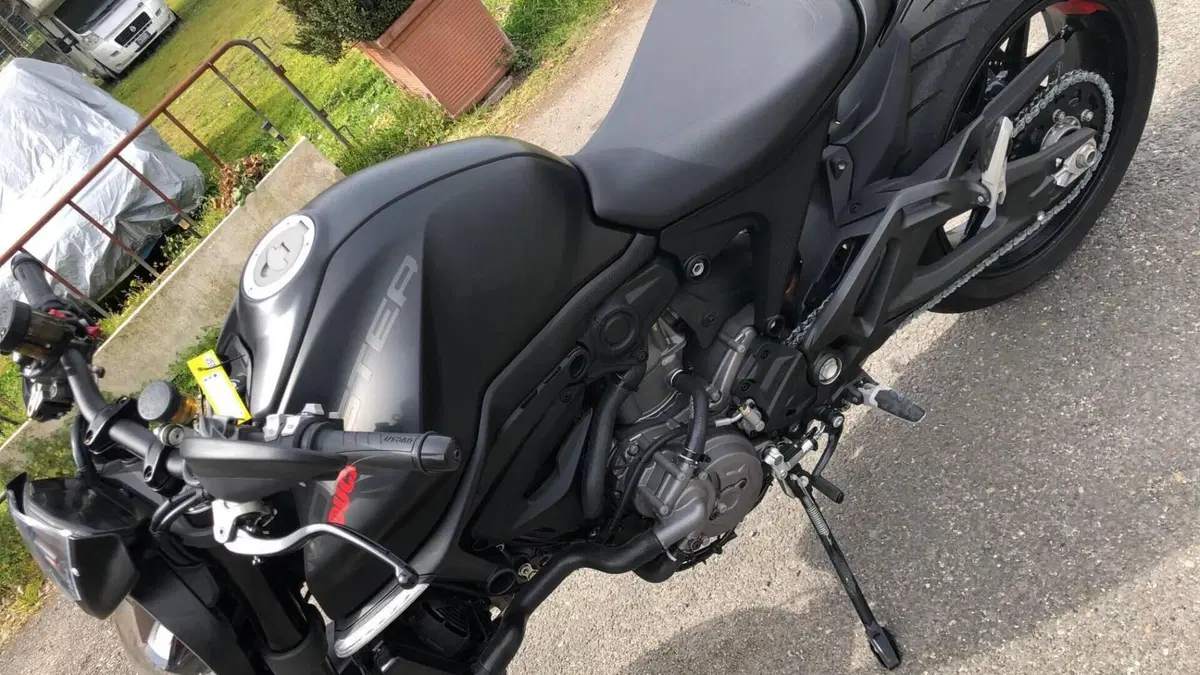 Ducati Monster 937 + (2021 - 25)  (3)