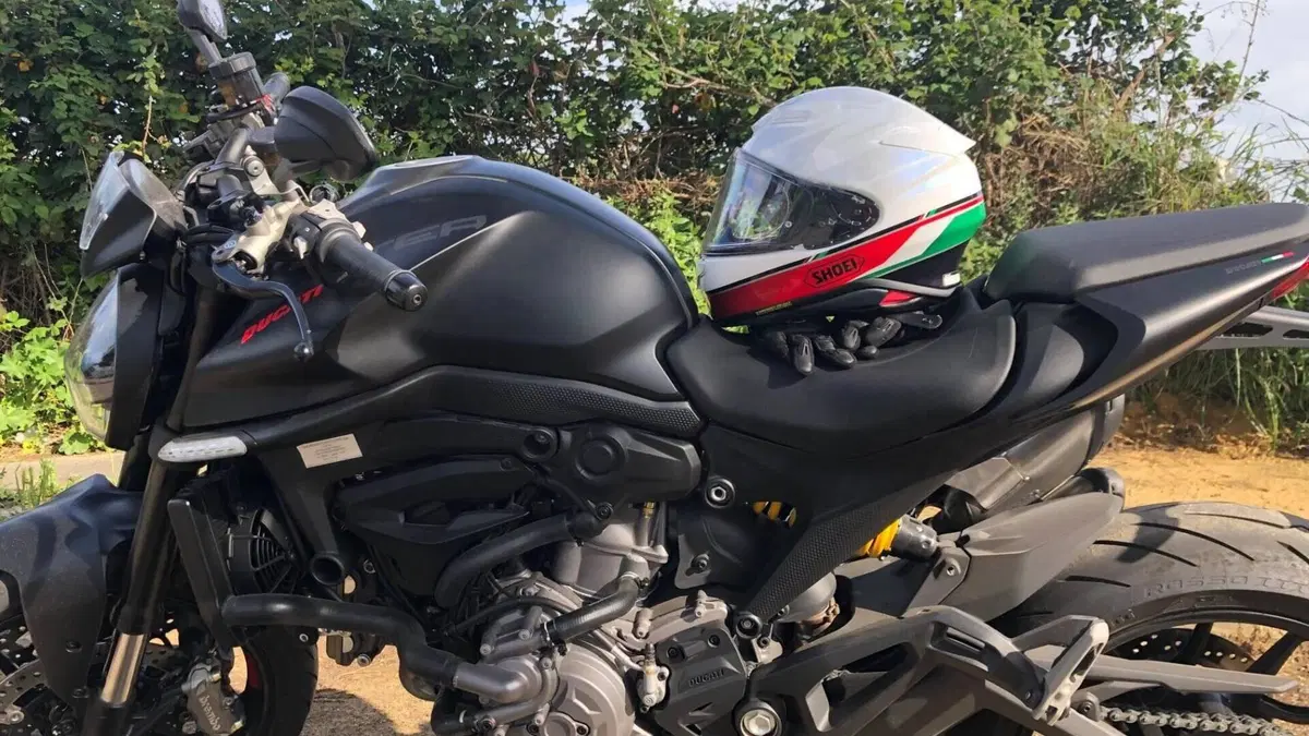 Ducati Monster 937 + (2021 - 25)  (4)