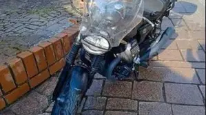 Moto Guzzi V7 Stone (2025 - 26)  (2)