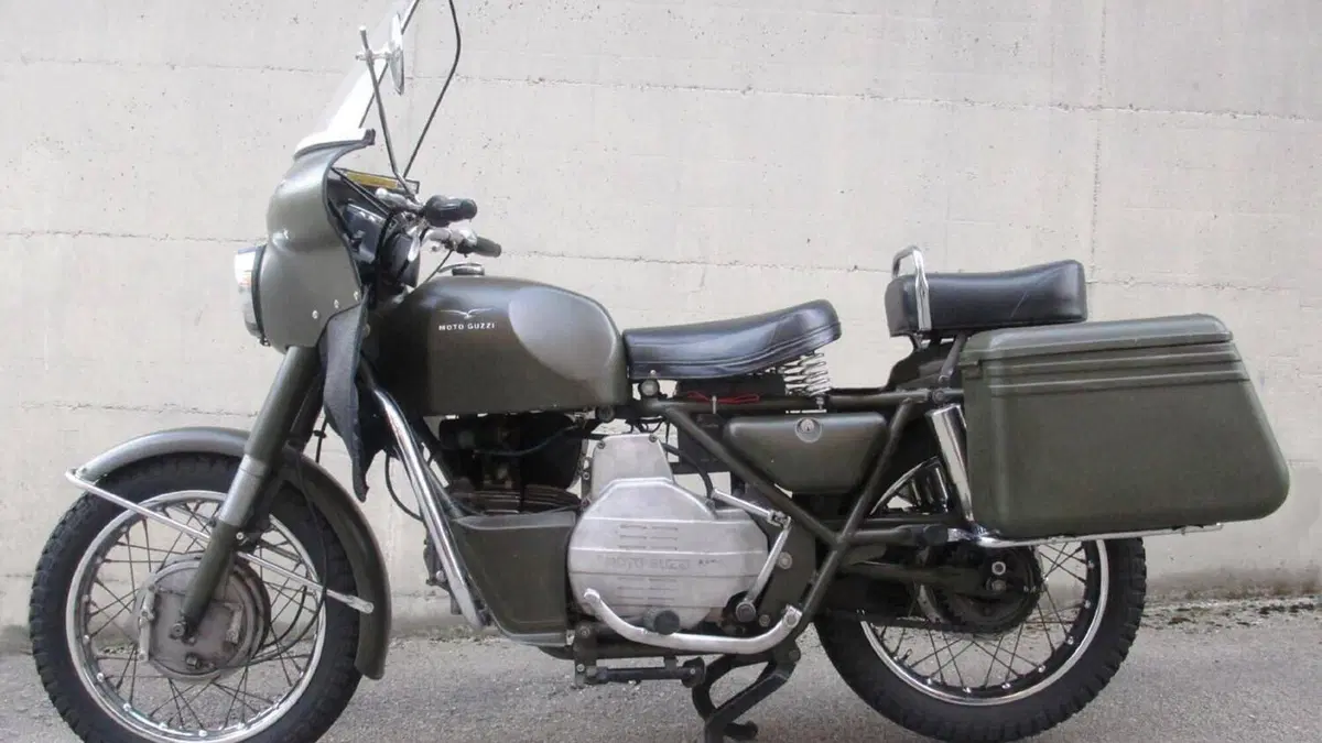 Moto Guzzi   (9)