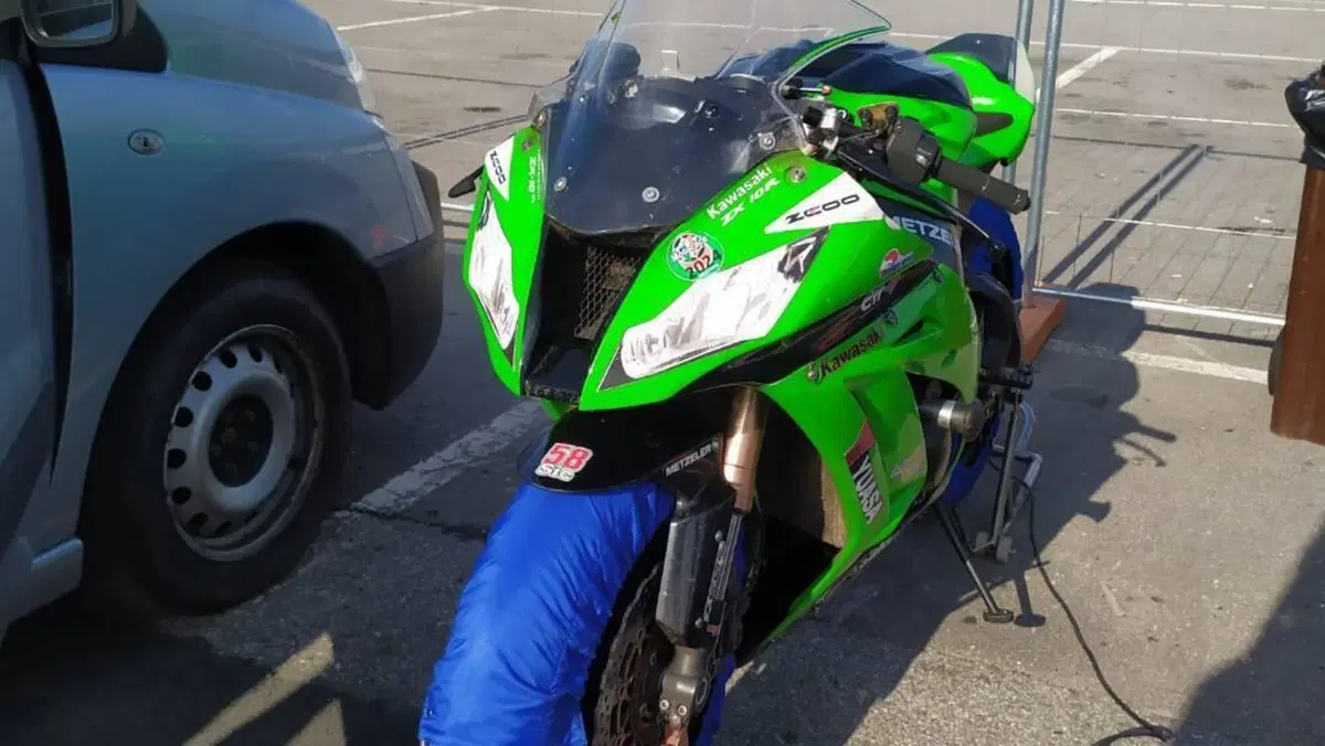 Kawasaki Ninja 1000 ZX-10R (2011 - 15)  (2)