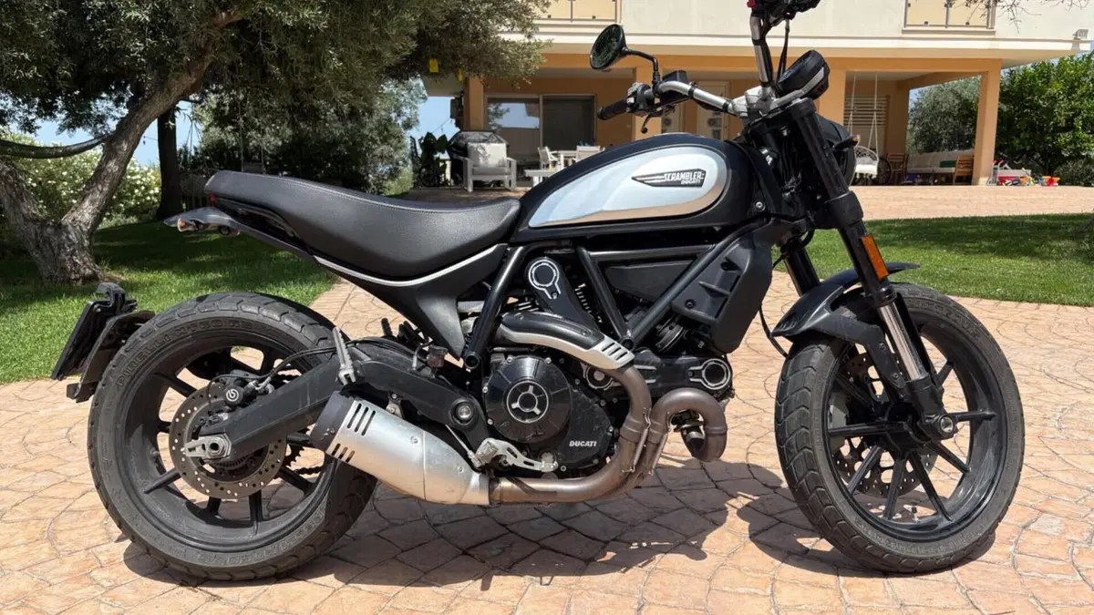 Ducati Scrambler 800 Icon Dark (2020) 