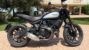 Ducati Scrambler 800 Icon Dark (2020) 