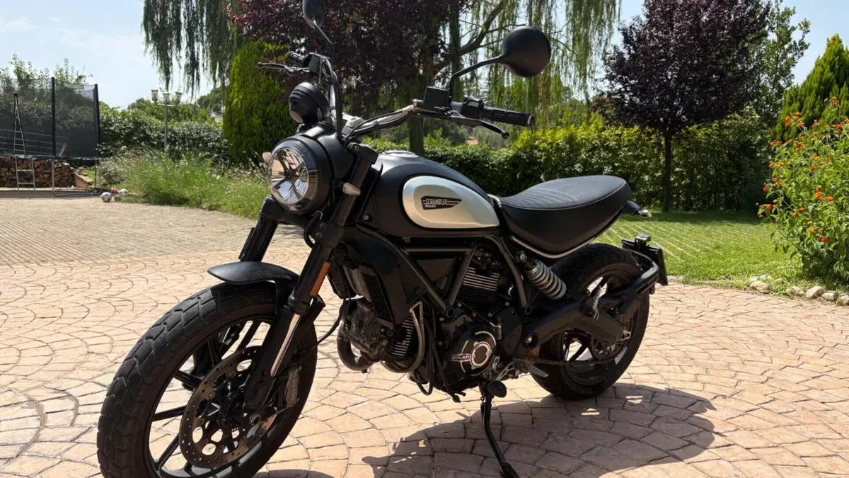 Ducati Scrambler 800 Icon Dark (2020)  (3)