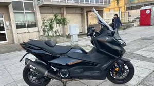 Yamaha T-Max 560 Tech Max (2022 - 24)  (2)