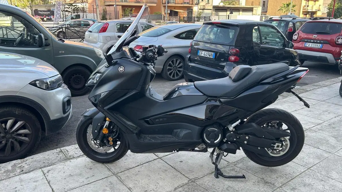 Yamaha T-Max 560 Tech Max (2022 - 24)  (4)