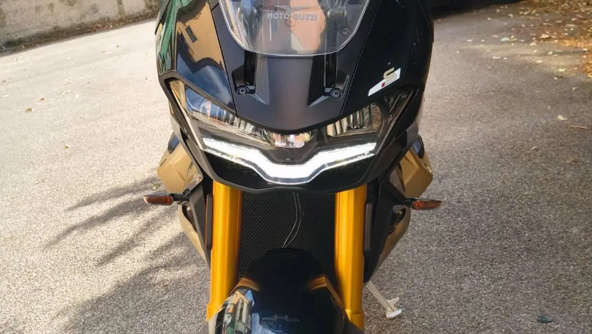 Moto Guzzi V100 Mandello S (2025 - 26)  (5)