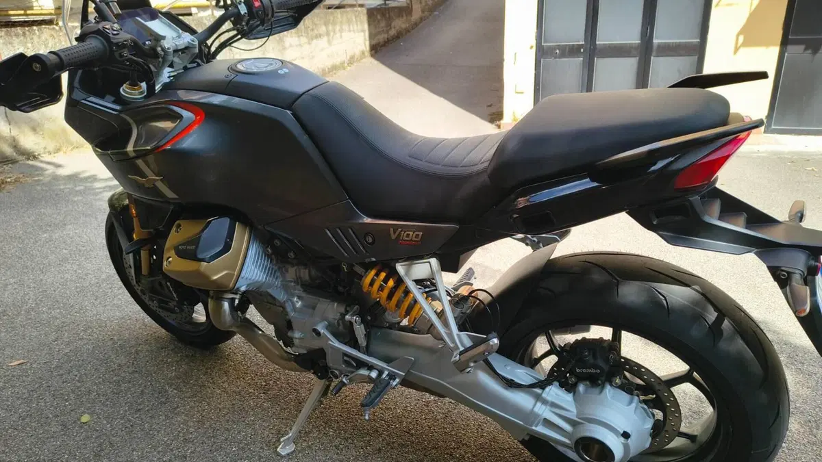 Moto Guzzi V100 Mandello S (2025 - 26)  (8)