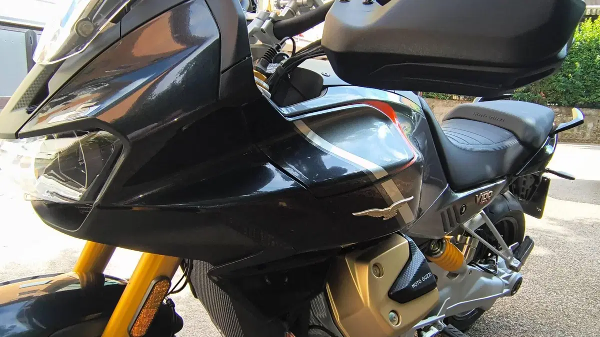 Moto Guzzi V100 Mandello S (2025 - 26)  (10)