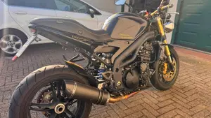 Triumph Speed Triple 1050 (2005 - 11)  (4)