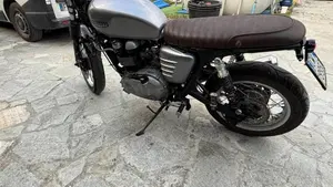 Triumph Thruxton 900 (2004 - 15)  (6)
