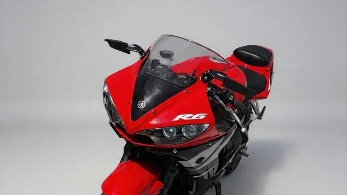 Yamaha YZF R6 (2003 - 04) 