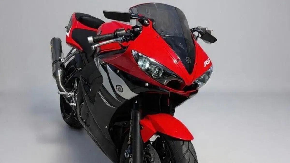 Yamaha YZF R6 (2003 - 04)  (2)