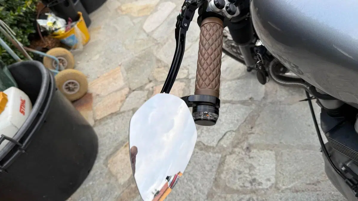 Triumph Thruxton 900 (2004 - 15)  (9)