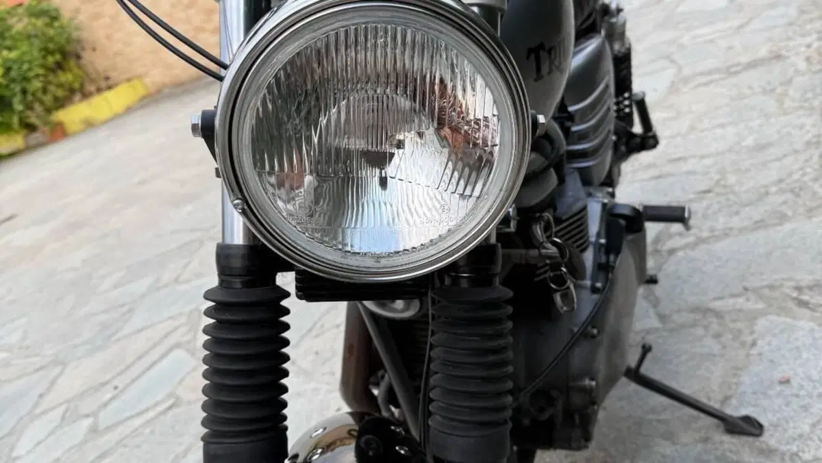 Triumph Thruxton 900 (2004 - 15)  (16)