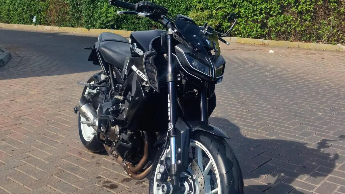 Yamaha MT-09 (2017 - 20)  (2)