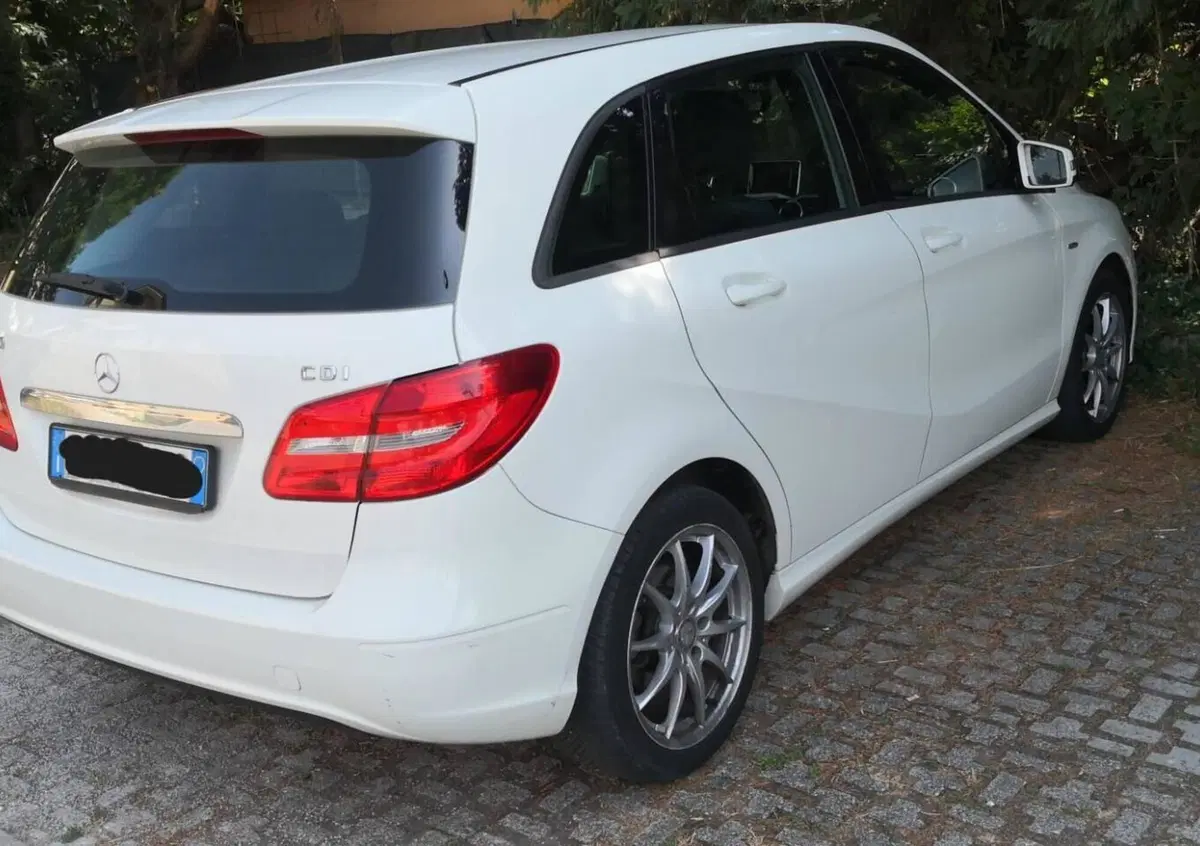 Mercedes-Benz Classe B 180 BlueEFFICIENCY Executive (2)