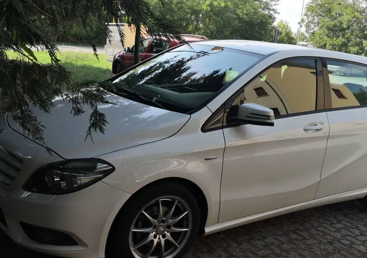 Mercedes-Benz Classe B 180 BlueEFFICIENCY Executive (4)