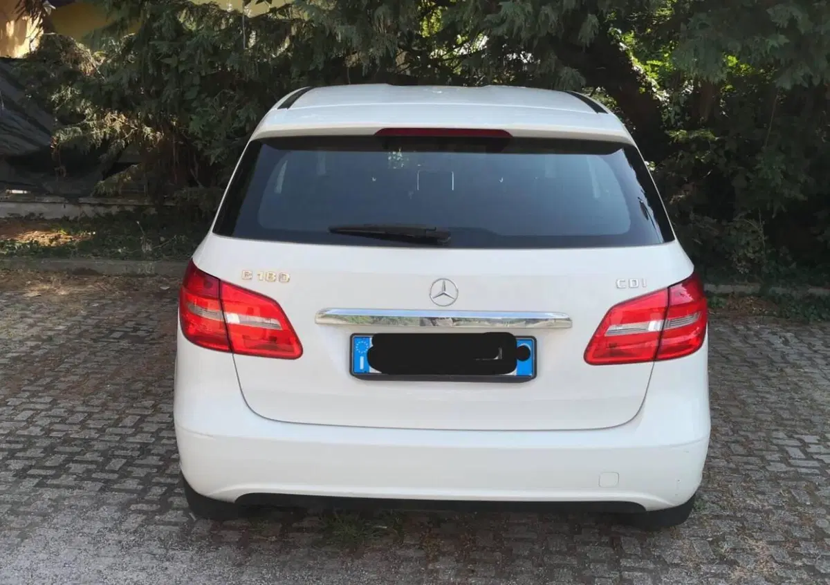 Mercedes-Benz Classe B 180 BlueEFFICIENCY Executive (5)