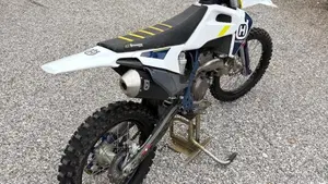 Husqvarna FC 250 (2022)  (2)