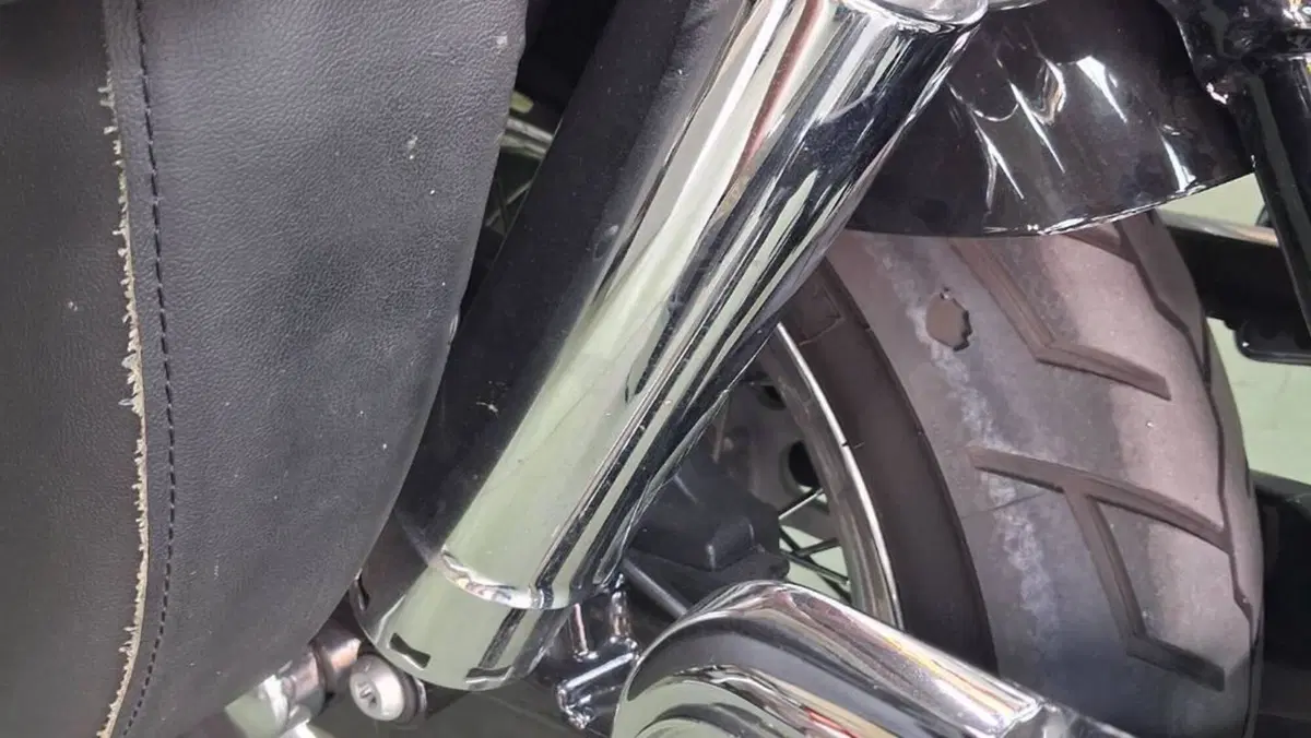 Harley-Davidson 1584 Super Glide Custom (2008 - 13) - FXDC  (4)