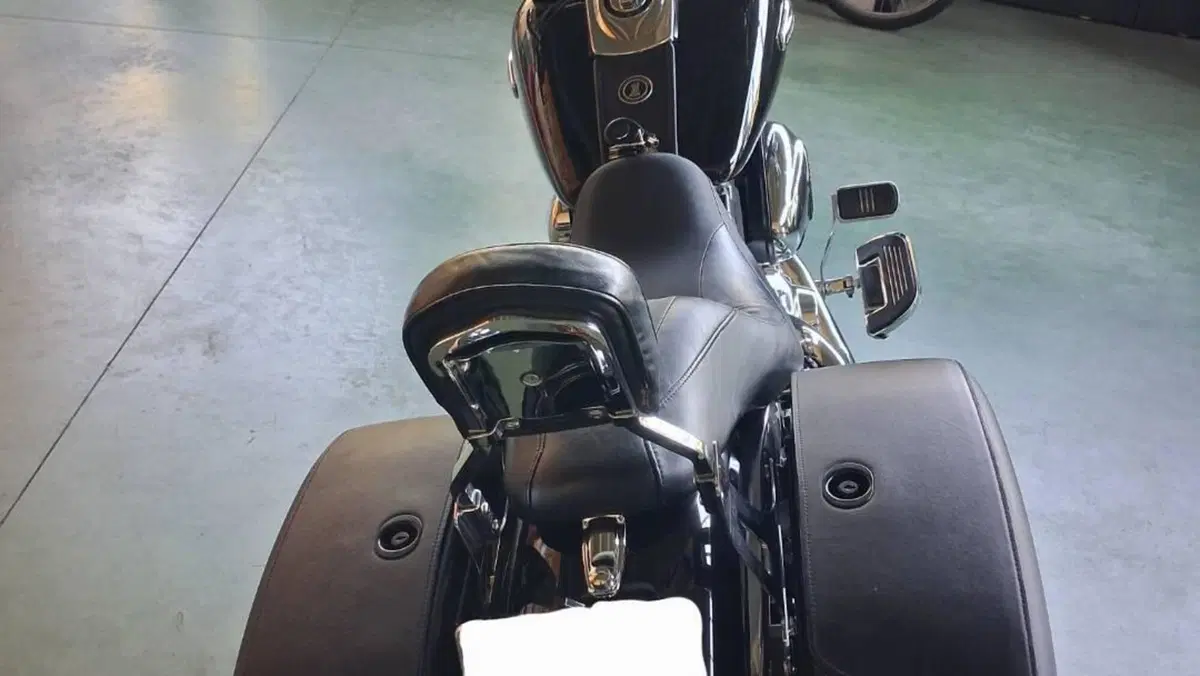 Harley-Davidson 1584 Super Glide Custom (2008 - 13) - FXDC  (16)