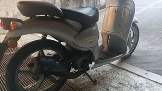 Aprilia Scarabeo 50 De Luxe (1997 - 99) usata