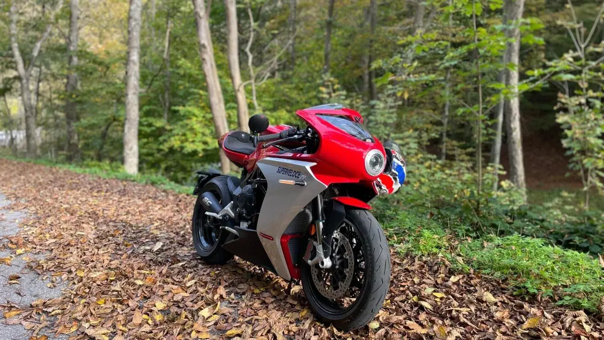 MV Agusta Superveloce 800 (2021 - 25)  (2)