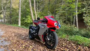 MV Agusta Superveloce 800 (2021 - 25)  (2)