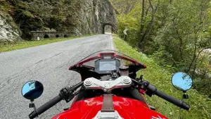 MV Agusta Superveloce 800 (2021 - 25)  (6)