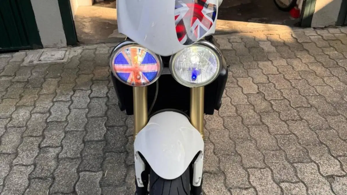 Triumph Street Triple (2007 - 12)  (9)