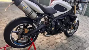 Triumph Street Triple (2007 - 12)  (12)