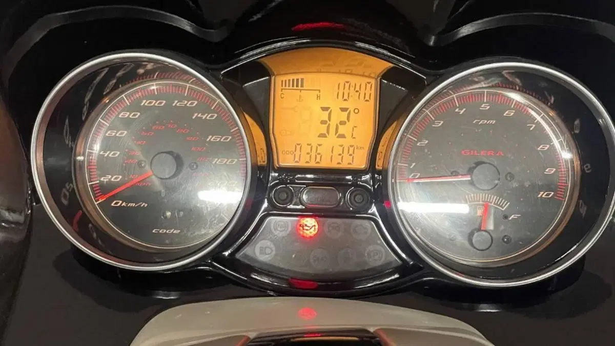 Gilera GP 800  (2)